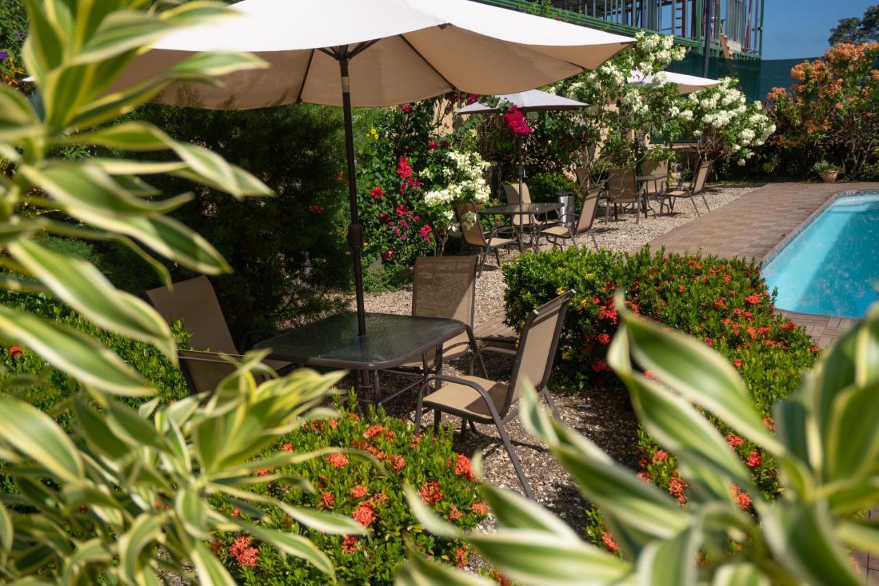 Hotel Margarita And Tour Operator Drakes Bay Екстериор снимка