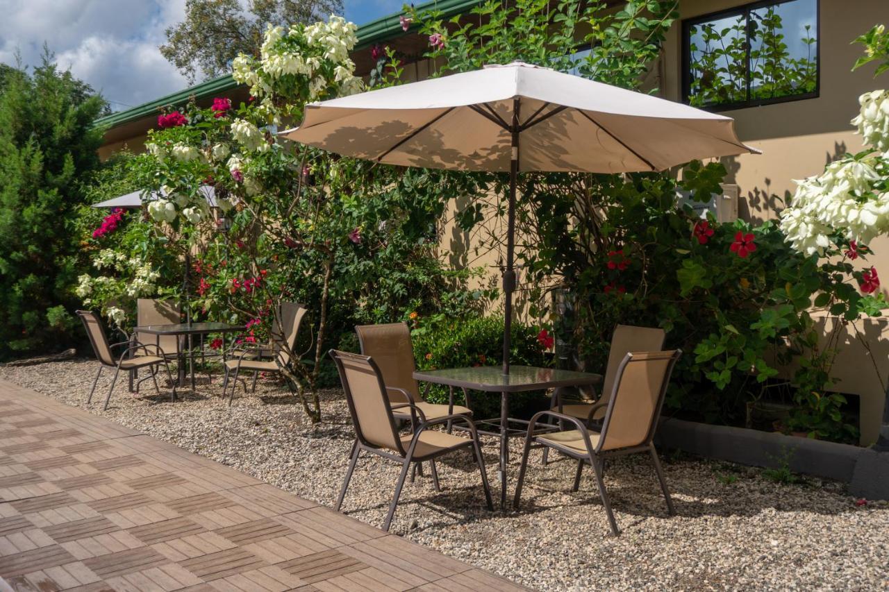 Hotel Margarita And Tour Operator Drakes Bay Екстериор снимка