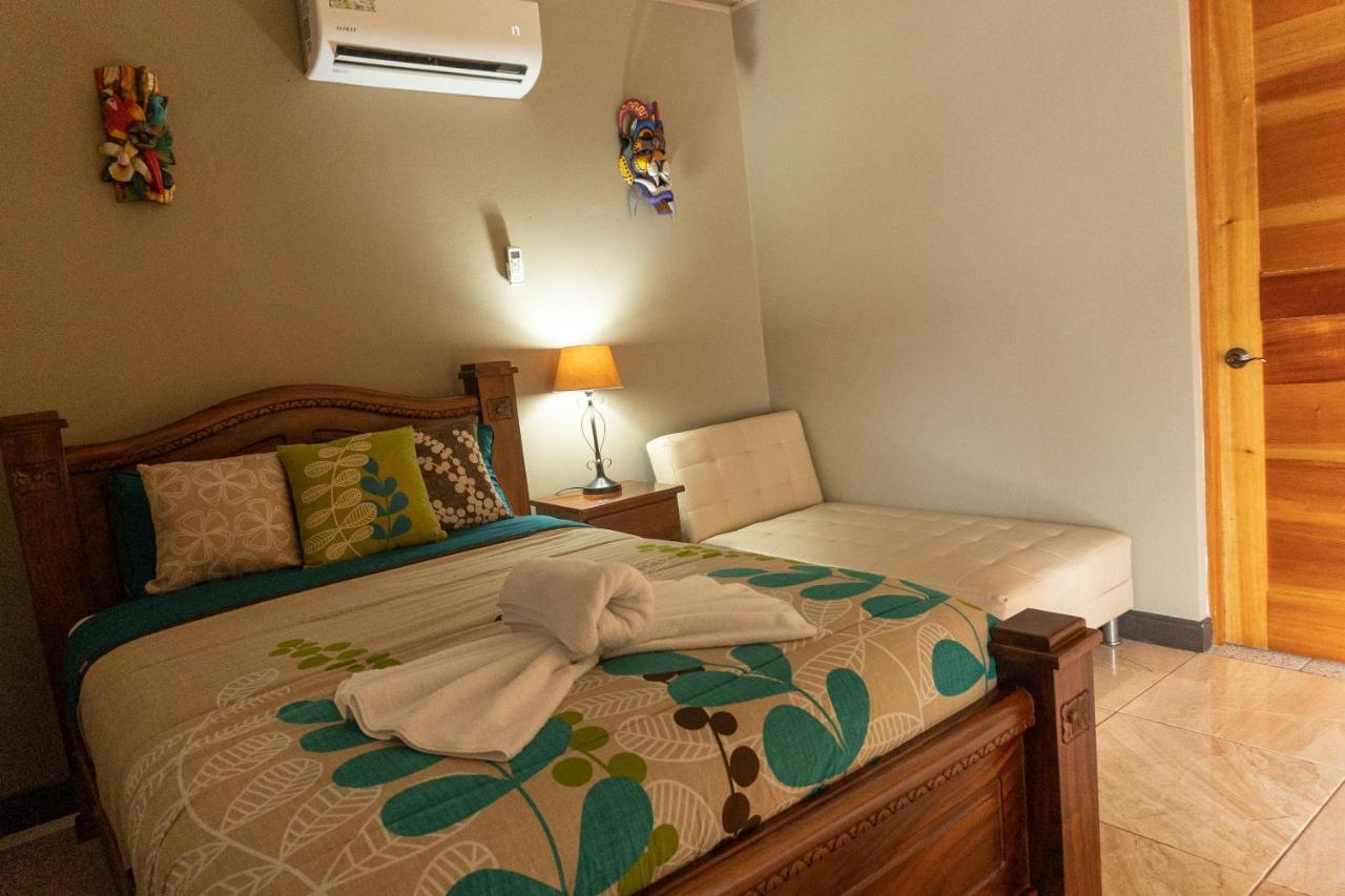 Hotel Margarita And Tour Operator Drakes Bay Екстериор снимка