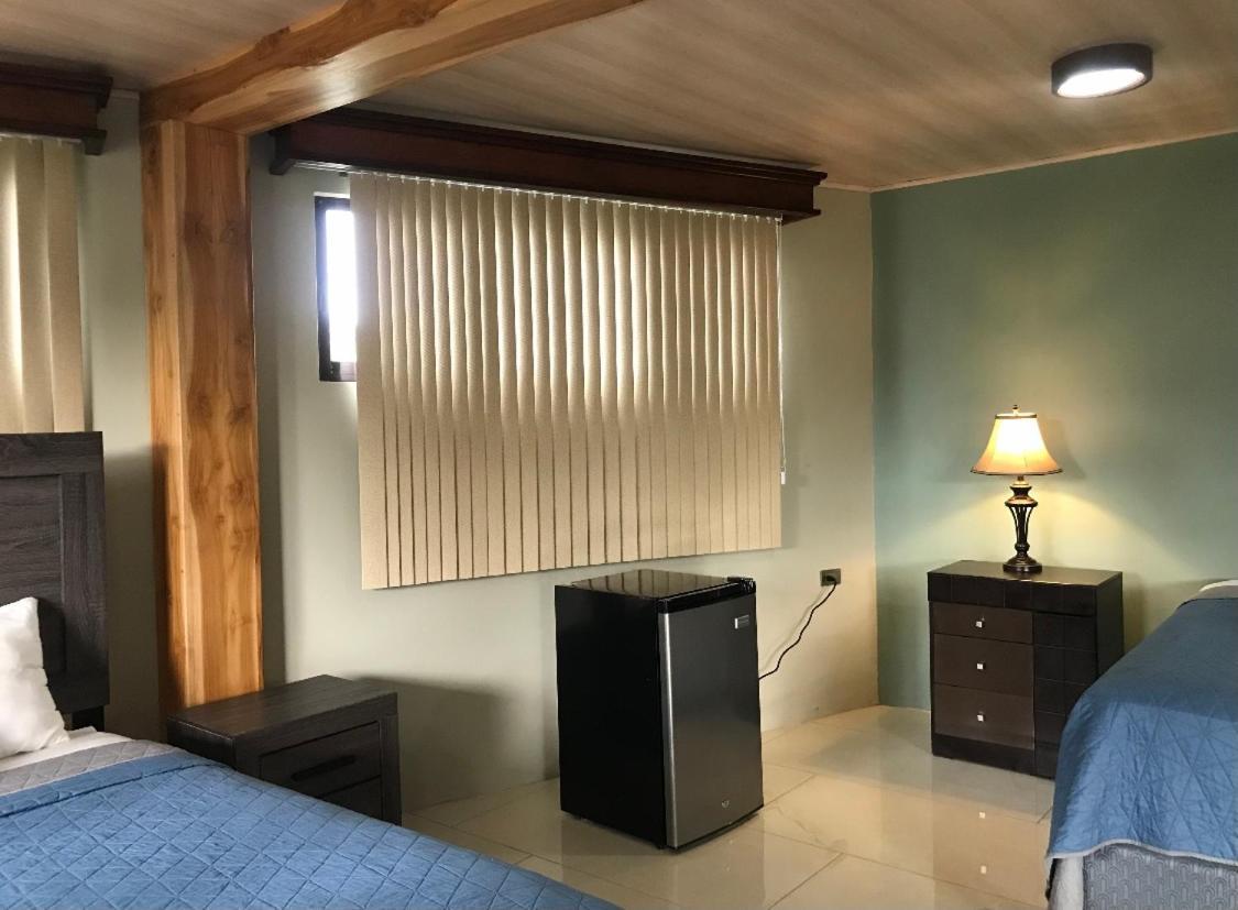 Hotel Margarita And Tour Operator Drakes Bay Екстериор снимка